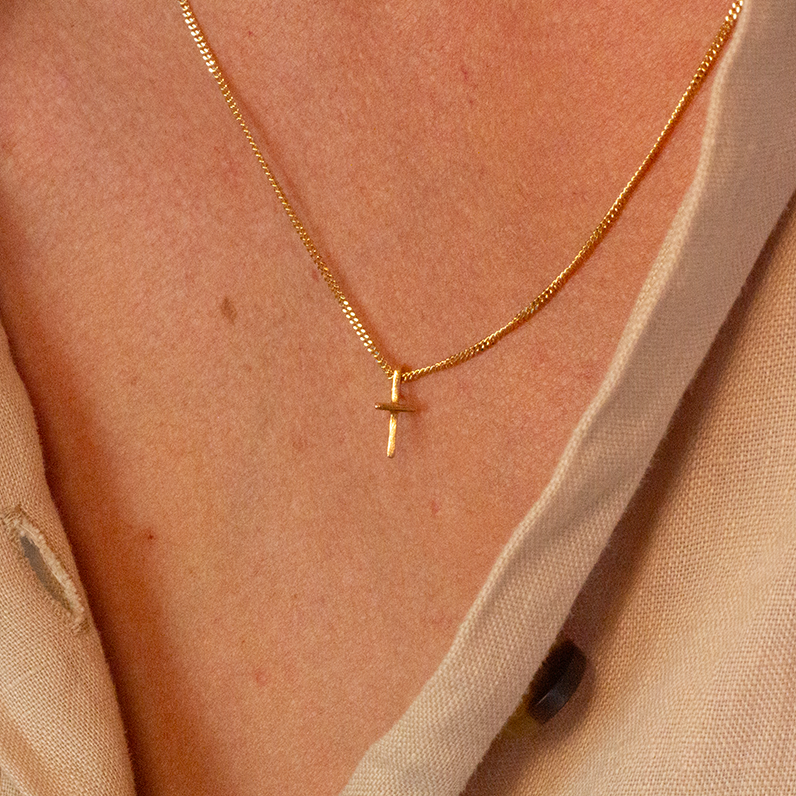 The light, Cross Necklace 18K Gold - dorotheas jewelry