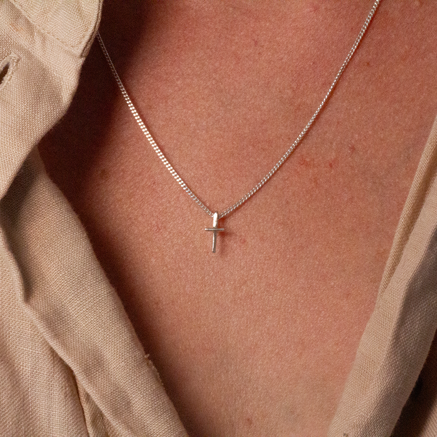 The light, Cross Necklace, Silver - dorotheas jewelry